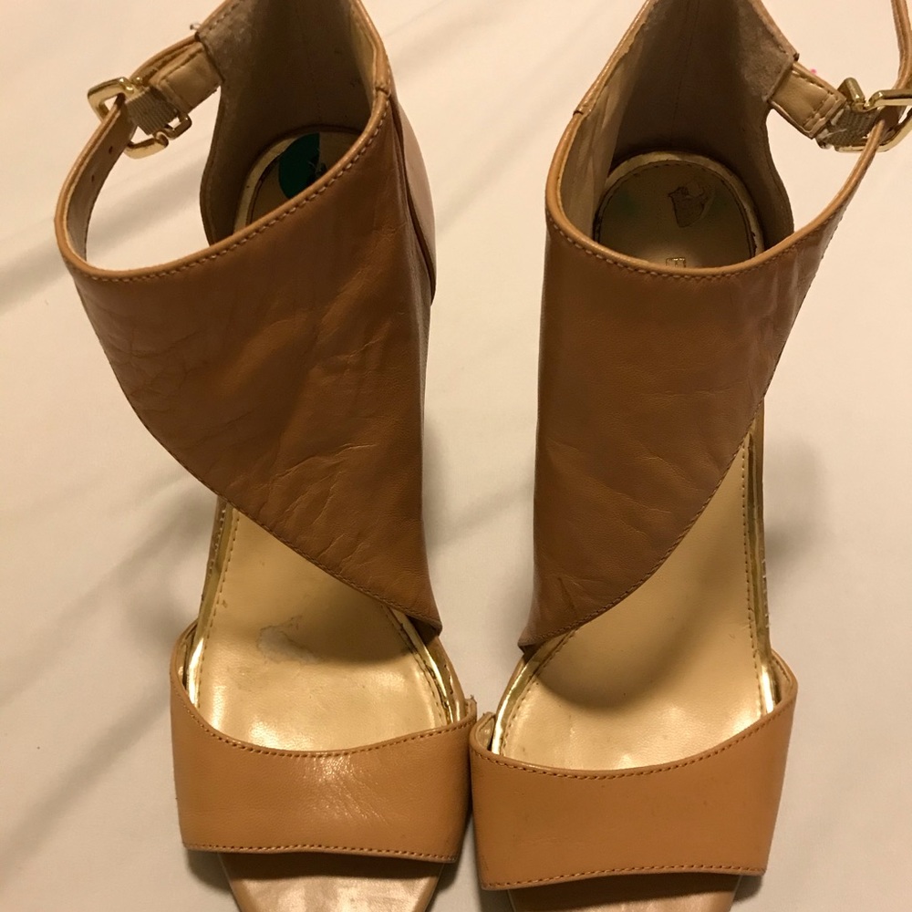BCBG generation sandal